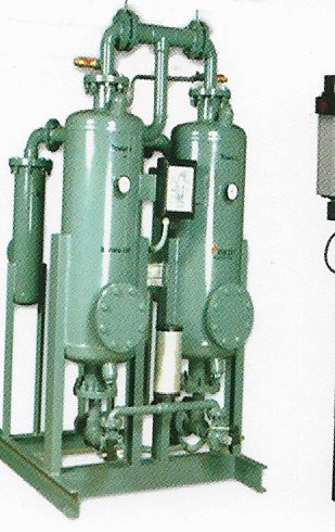 Desiccant air dryer